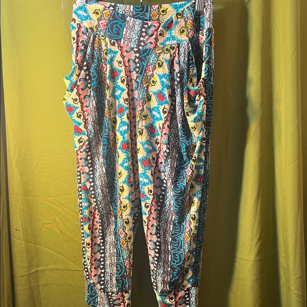 Indero Colorful Below The Knee Pants with Pockets